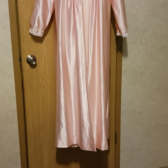 Miss Diva Robe and gown set - Picture 3 of 9